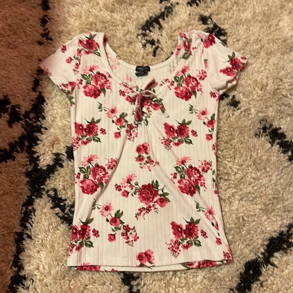 shirt with bust string